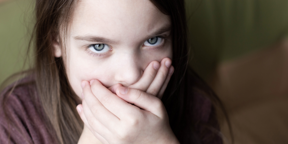 Quelques-unes des raisons pour lesquelles l’imposition du masque à l’école est une maltraitance grave